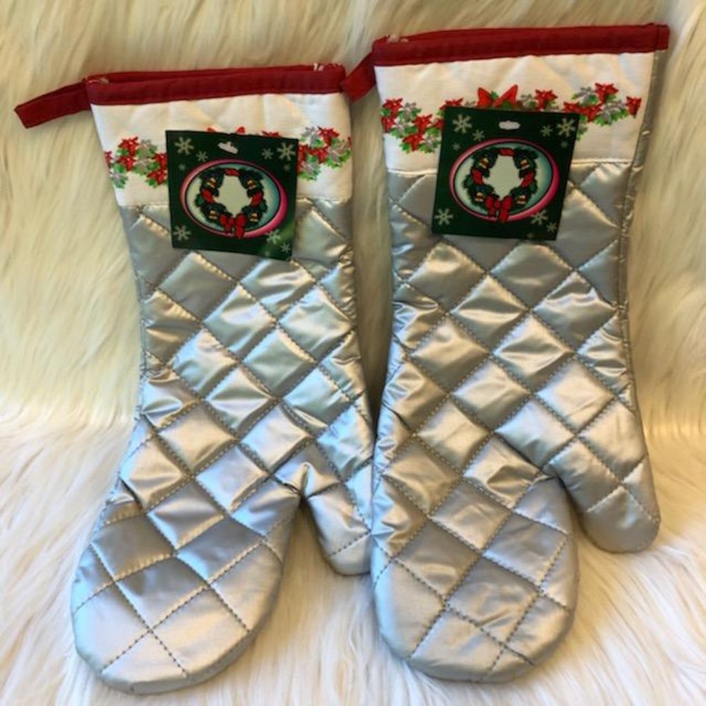 Set of 2 Metallic Oversized Holiday Oven Mitts